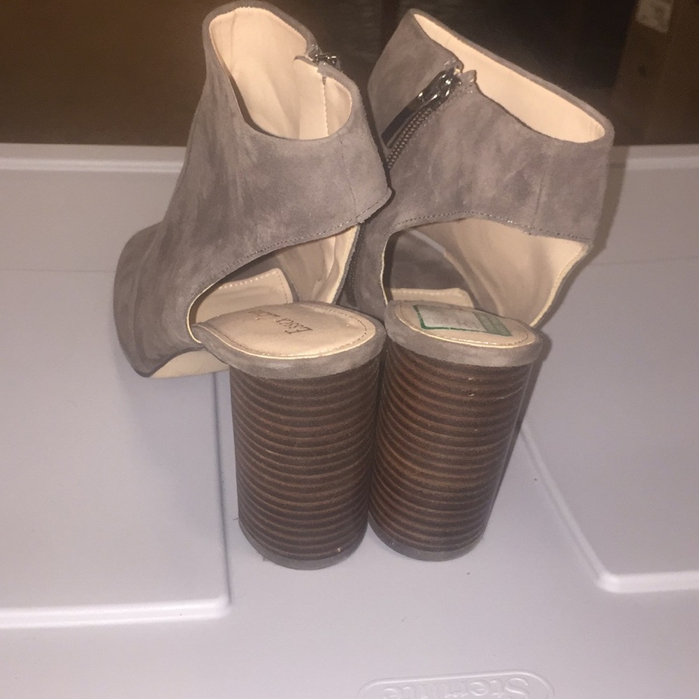 Shoes - Picture 3 of 3